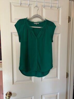 Daniel Rainn Emerald Green Cap-Sleeve V-Neck Blouse